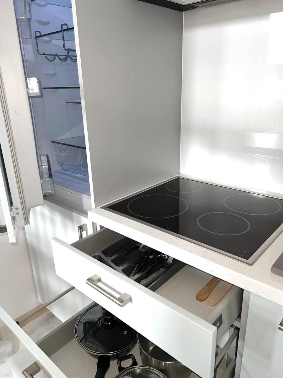 Stylish Apartment In The Centre -By Hik Apartments 바르샤바 외부 사진